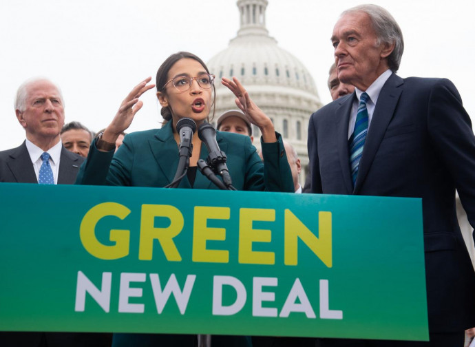 Alexandria Ocasio Cortez presenta il Green New Deal