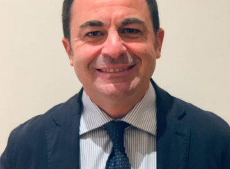 Ultimatum dei medici in piazza: «Cambiate i protocolli»