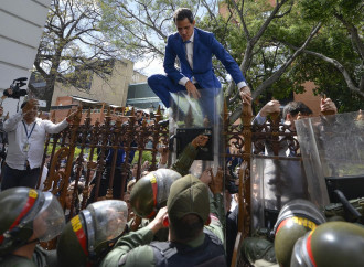 Maduro ci riprova: tenta la via del golpe parlamentare