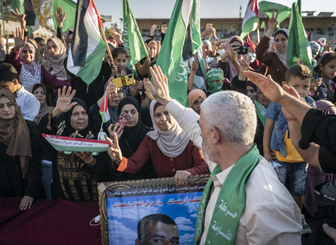 Yahya Sinwar, leader di Hamas, celebrato a Gaza