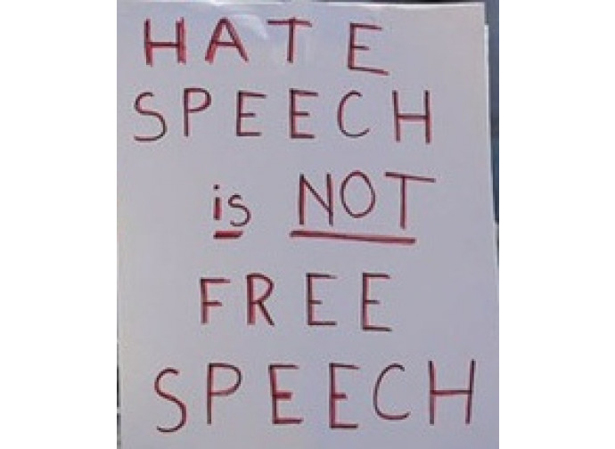 Il linguaggio d'odio non è libertà di parola Il linguaggio d'odio non è libertà di parola