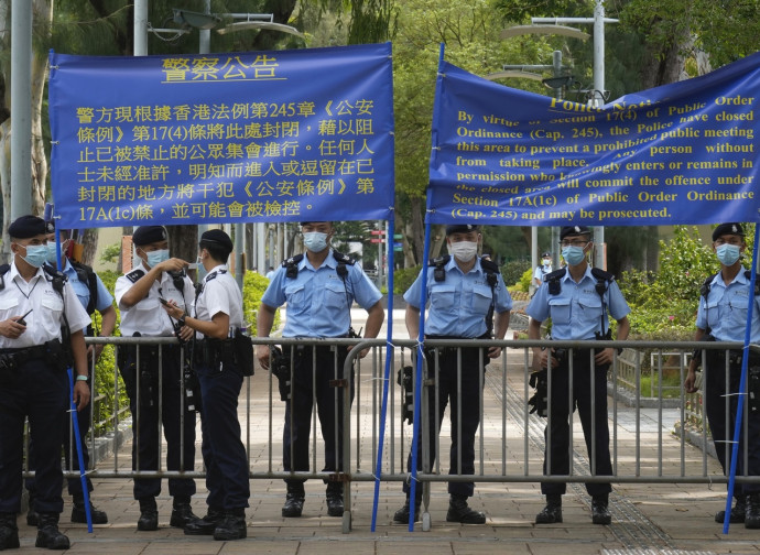 Hong Kong, polizia chiude il parco Vittoria