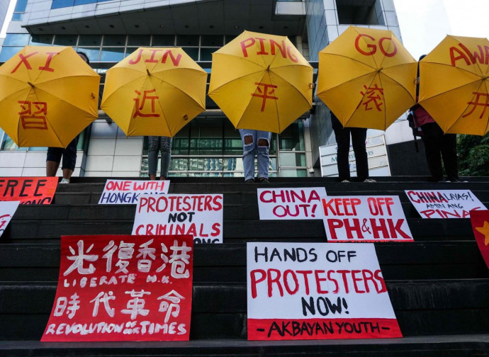 Hong Kong, ombrelli contro Xi Jinping