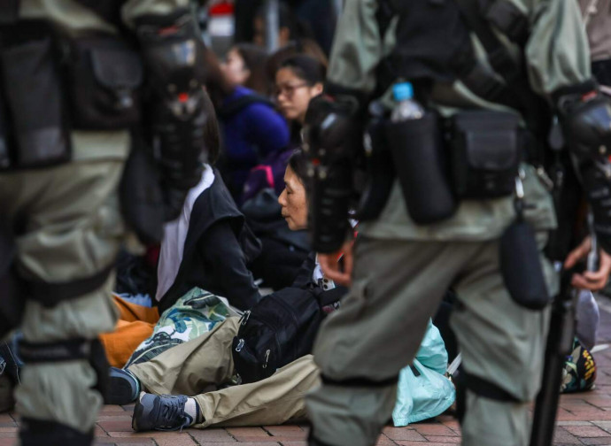 Hong Kong, arresti in corso al politecnico Hong Kong, arresti in corso al politecnico