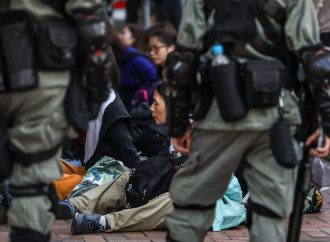 Hong Kong, torture cinesi dietro una facciata pulita