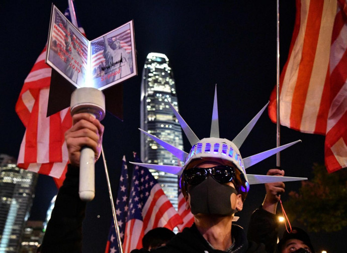 Hong Kong, manifestazioni pro-Trump