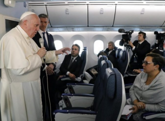 Il Papa: «No al possesso di armi nucleari entri nel Catechismo»