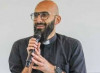 Israele caccia il prete simbolo dei cristiani palestinesi