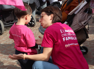 Di mamma ce n'è una sola: il giudice stoppa i genitori Lgbt