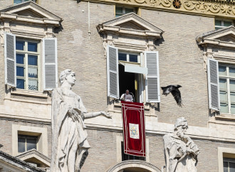 Il Papa è influenzato, udienze sospese