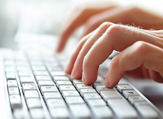 La lotta della Francia coi giganti del porno svela il problema del controllo