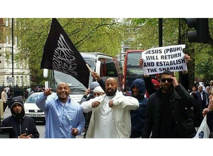 Manifestanti radicali islamici a Londra Manifestanti radicali islamici a Londra