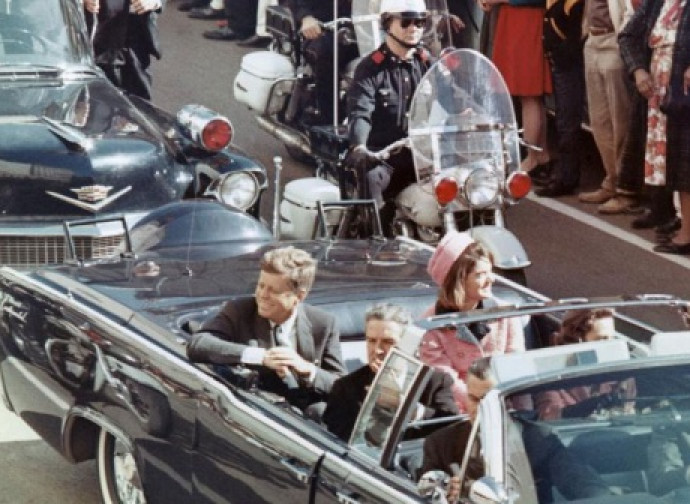 J F Kennedy a Dallas, poco prima di morire