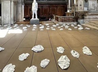 Nel nome dell'arte in chiesa entrano anche le mutande