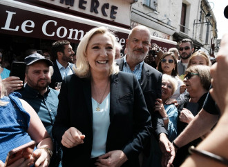 Macron perde l'Assemblea, avanzano le "estreme"
