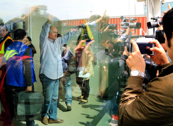 Antonio Ledezma (al centro) (La Presse) Antonio Ledezma (al centro) (La Presse)