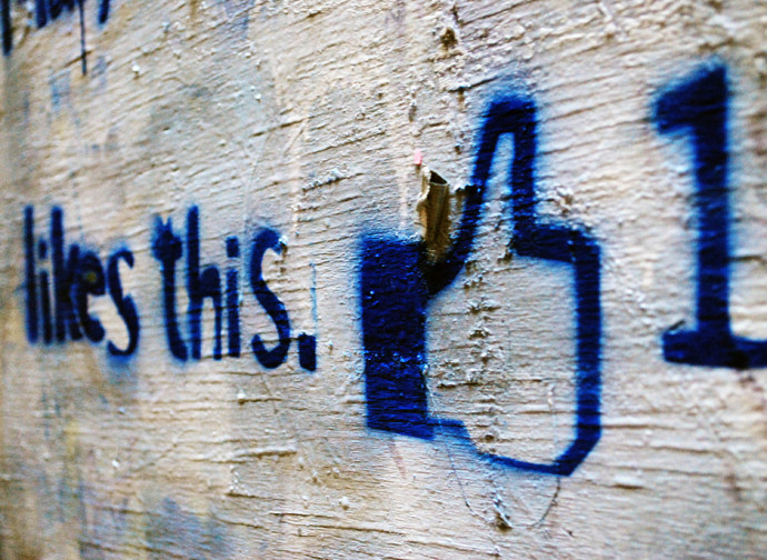 Like su Facebook Like su Facebook