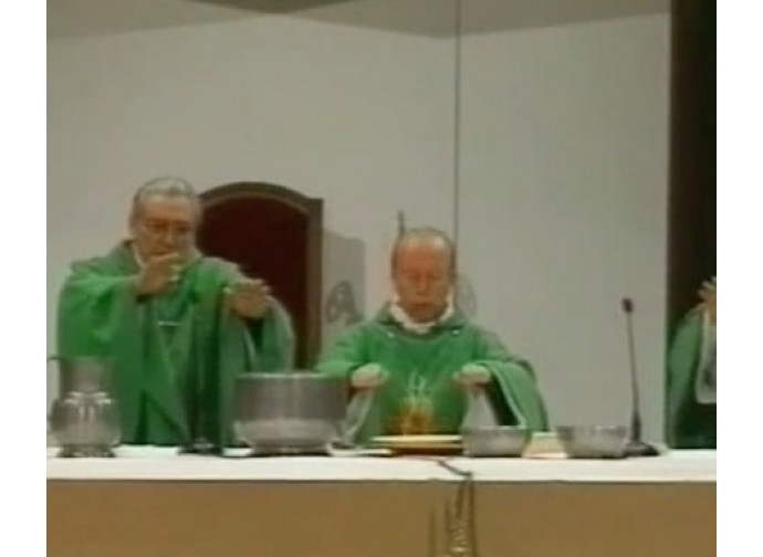 Il momento in cui l'Ostia si solleva Il momento in cui l'Ostia si solleva