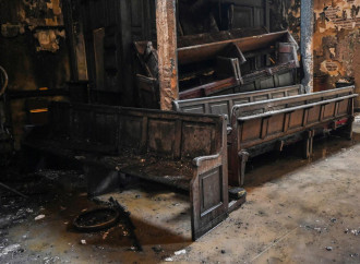 Cile in fiamme: il nemico oscuro e la Chiesa impotente