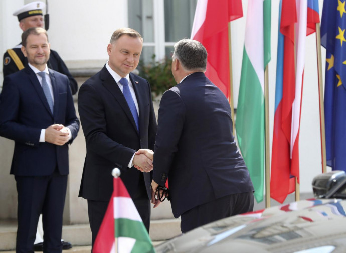 Orban (di spalle) e Duda Orban (di spalle) e Duda
