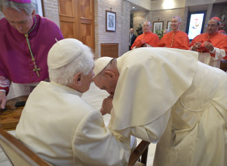 Benedetto XVI: il celibato è nella natura del prete
