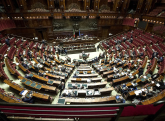 Ci risiamo, una manovra col Parlamento esautorato