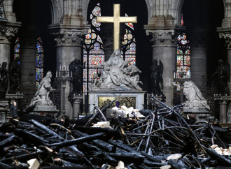Notre Dame, monito per la cristianità. Ma la Vergine ci indica la Via