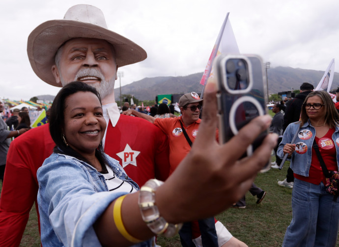 Campagna elettorale di Lula, una battaglia sui social (AP)