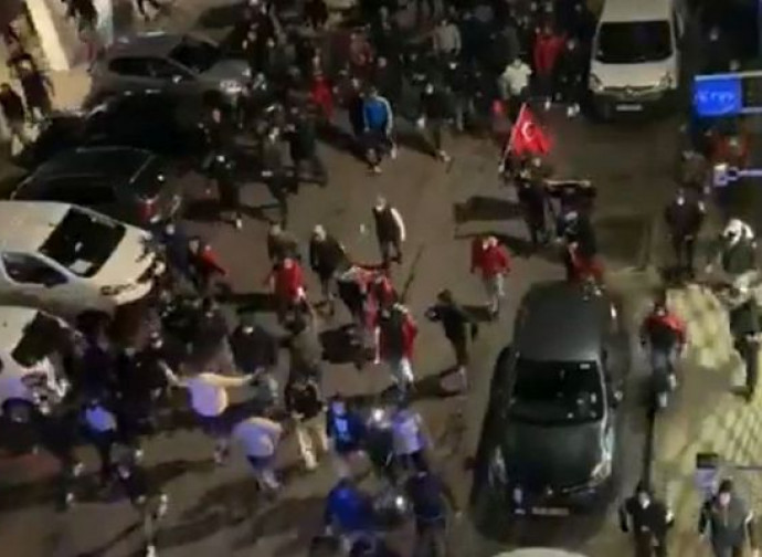 Manifestazione dei Lupi Grigi a Lione Manifestazione dei Lupi Grigi a Lione