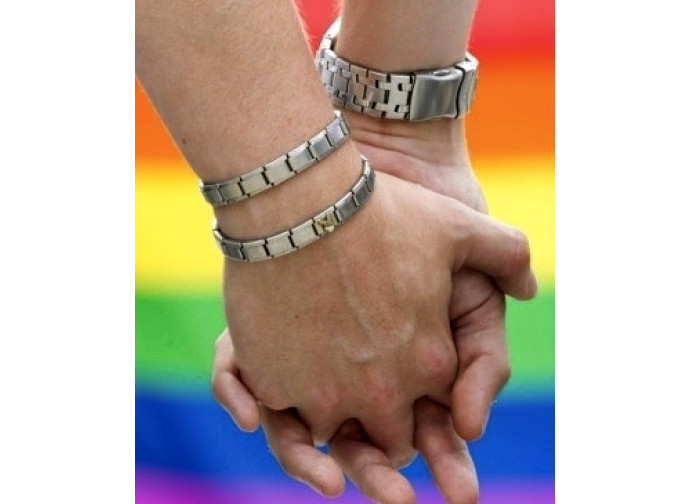 La Cirinnà parifica l'unione gay al matrimonio