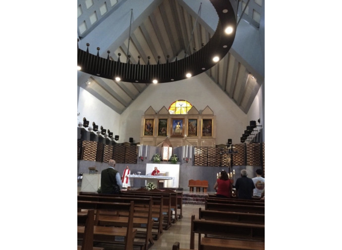 L'interno del santuario di Santa Maria Incoronata a Foggia L'interno del santuario di Santa Maria Incoronata a Foggia