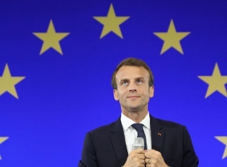 Macron vuole ancora scavalcare l'Italia in Libia