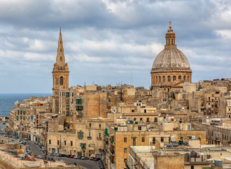 Malta, prete "omofobo" sotto accusa da Stato e Chiesa