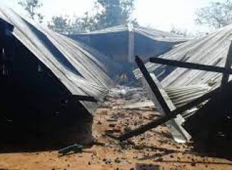 In Malawi dei musulmani danno fuoco a una chiesa