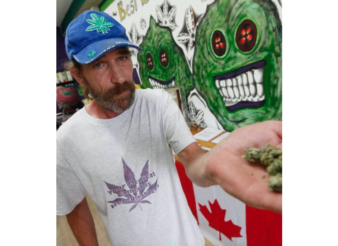 Un venditore legale di Marijuana Un venditore legale di Marijuana