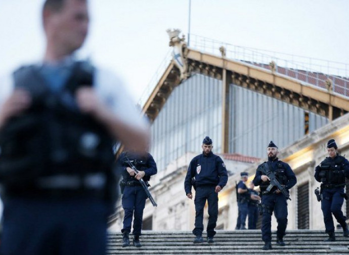 Polizia a Marsiglia dopo l'attacco
