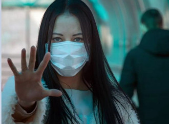 Mascherine, ormai sono una mania del governo
