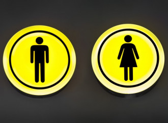 Corte Suprema: i trans possono scegliere che bagno usare