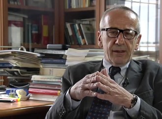 «Covid, gestione pessima: fermatevi, crescono nevrotici e paranoici»