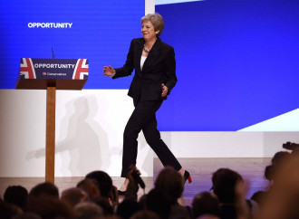 Theresa May balla sulla stessa musica dei laburisti