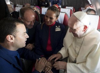 Matrimonio celebrato in volo, l'ultima del Papa