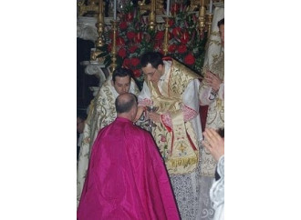 Il parroco lascia i fedeli 
e va dai lefebvriani