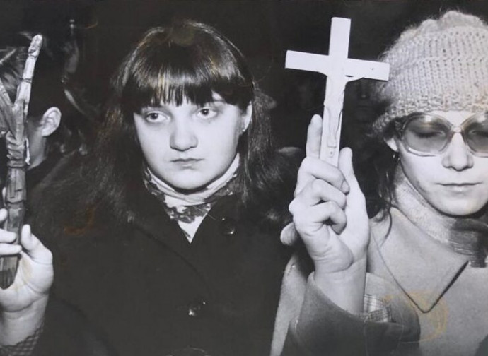 Manifestazioni a difesa della croce nel 1984