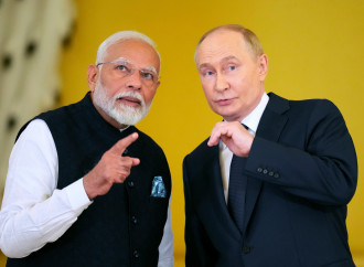 Vertice di Bishkek: fratelli coltelli. Modi ammonisce Pakistan e Putin