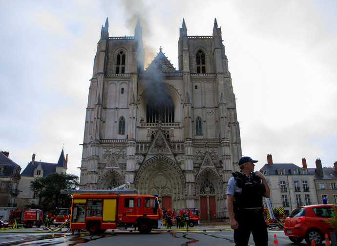 La cattedrale di Nantes dopo l'incendio