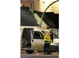 "Schiacciateli con le vostre auto" Terrore in Francia