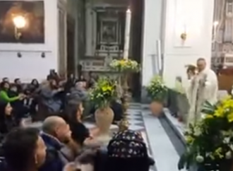 Coro da stadio in Chiesa. Un passo oltre le schitarrate