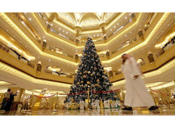 L'albero in un centro commerciale arabo L'albero in un centro commerciale arabo