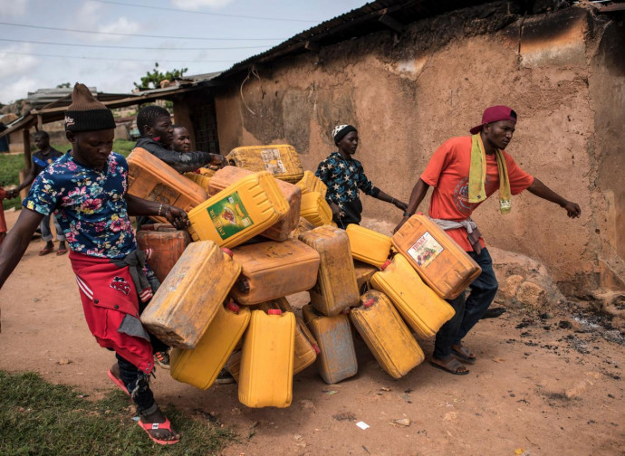 Nigeria, civili evacuati nell'area di Jos colpita dalle violenze Nigeria, civili evacuati nell'area di Jos colpita dalle violenze