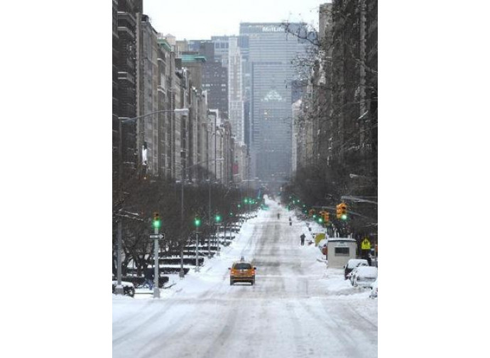 New York, deserta per allarme neve